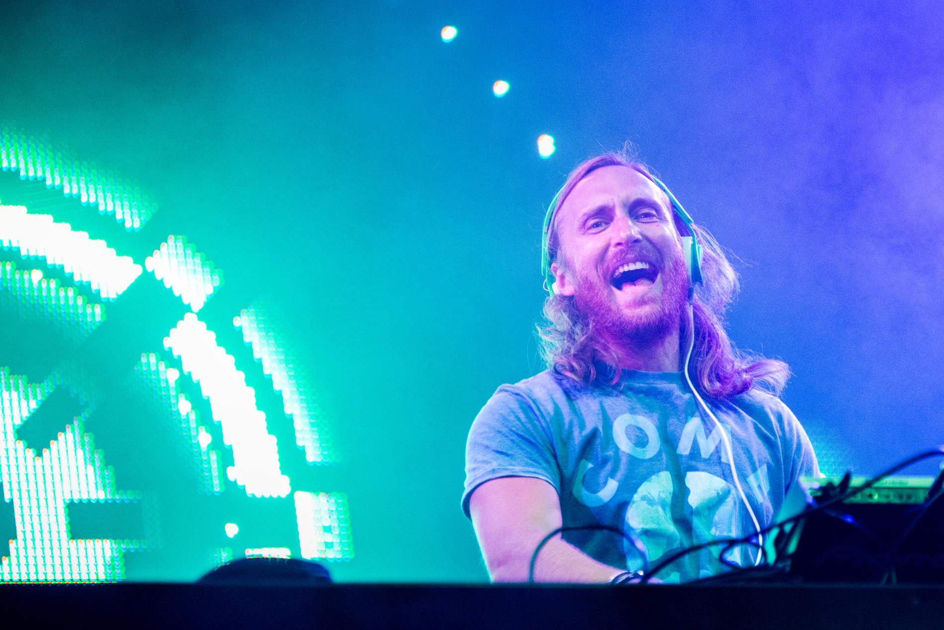 David Guetta visar upp två sidor av sig själv på sitt 27 låtar långa, sjunde album. 