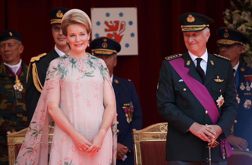 Belgiska drottning Mathilde och kung Philippe har öppnat upp två av sina fastigheter för att ta emot tre ukrainska barnfamiljer. 