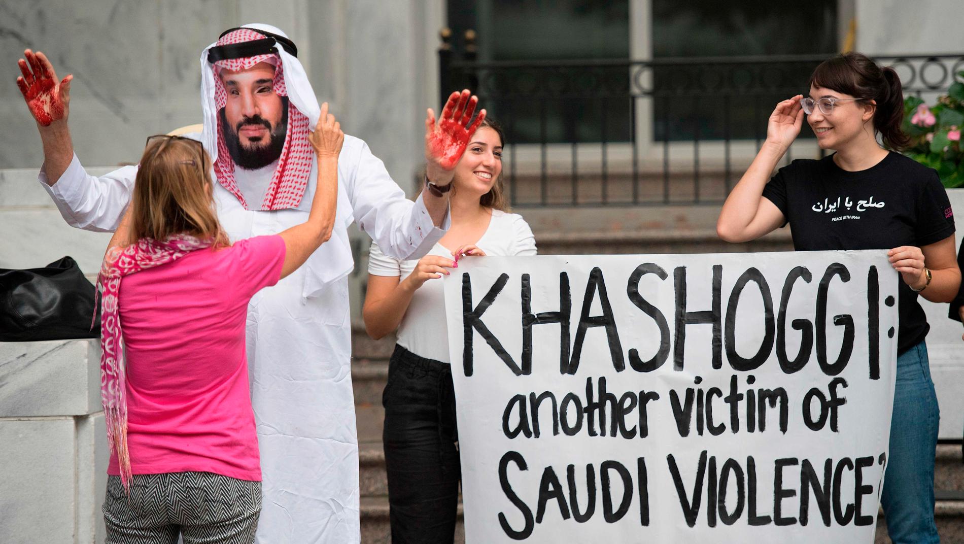 Demonstration utanför Saudiarabiens ambassad i Washington DC, mot försvinnandet av journalisten Jamal Khashoggi.