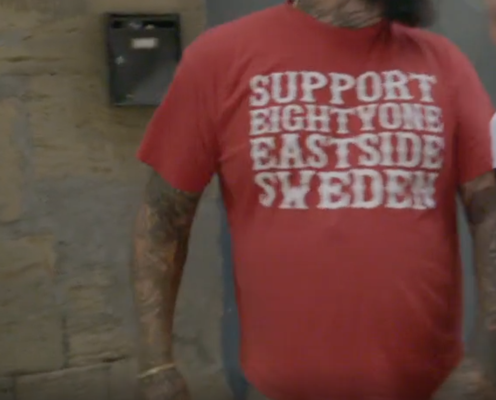 I fjärde avsnittet bar en av deltagarna en t-shirt med text som uppmanar till att stötta Hells Angels.