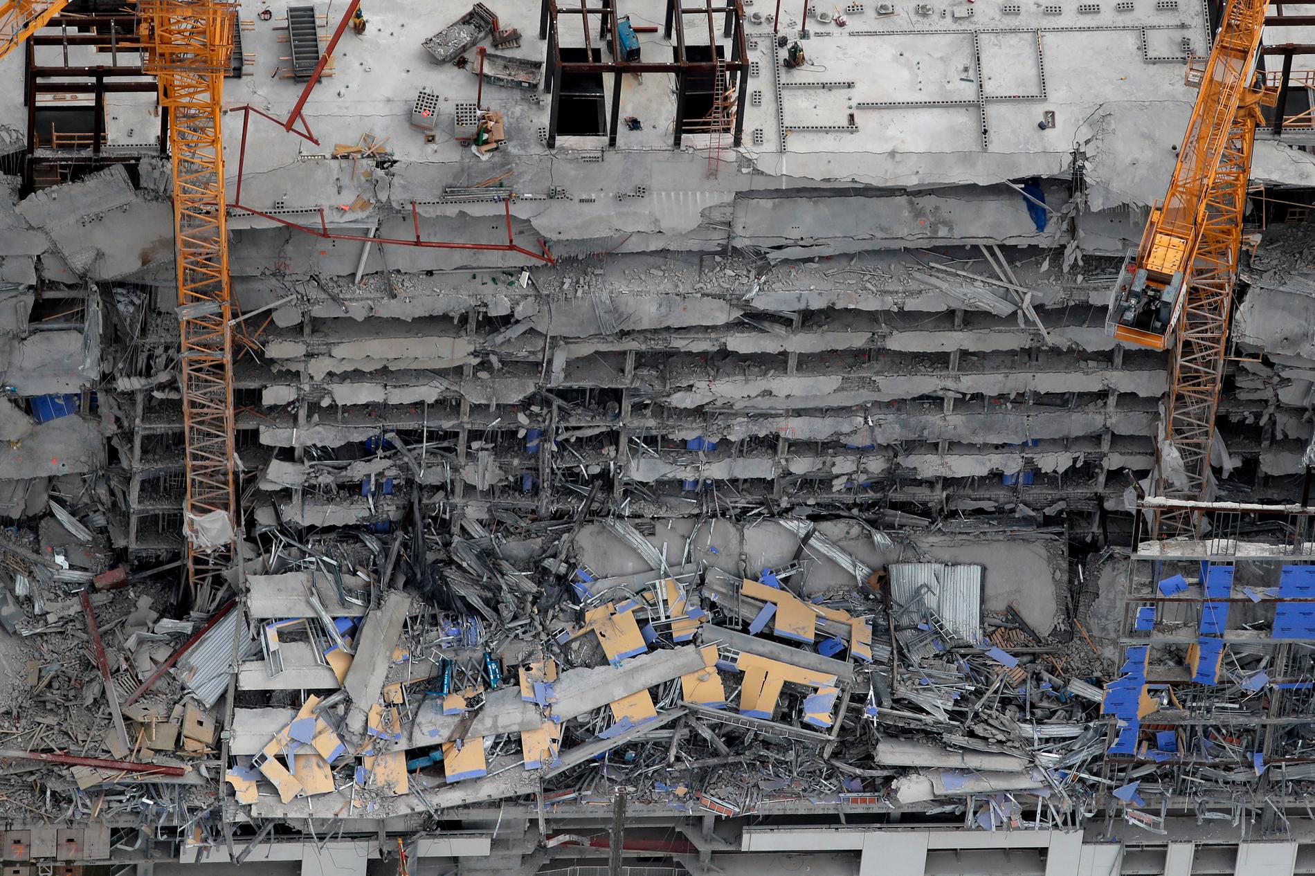 Hard Rock Hotel i New Orleans, som håller på att byggas, kollapsade.