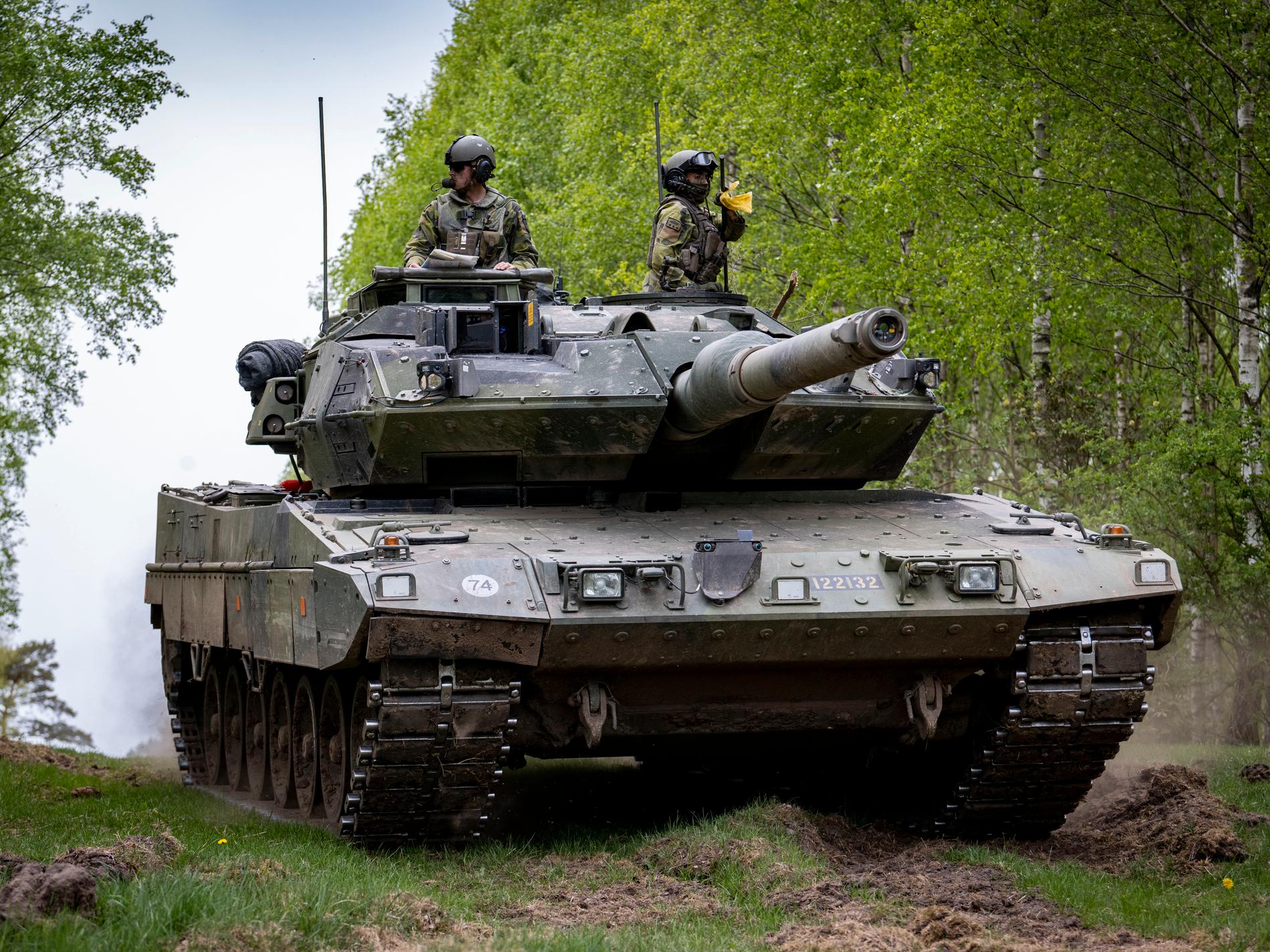 S: Skicka svenska stridsvagnar till Ukraina