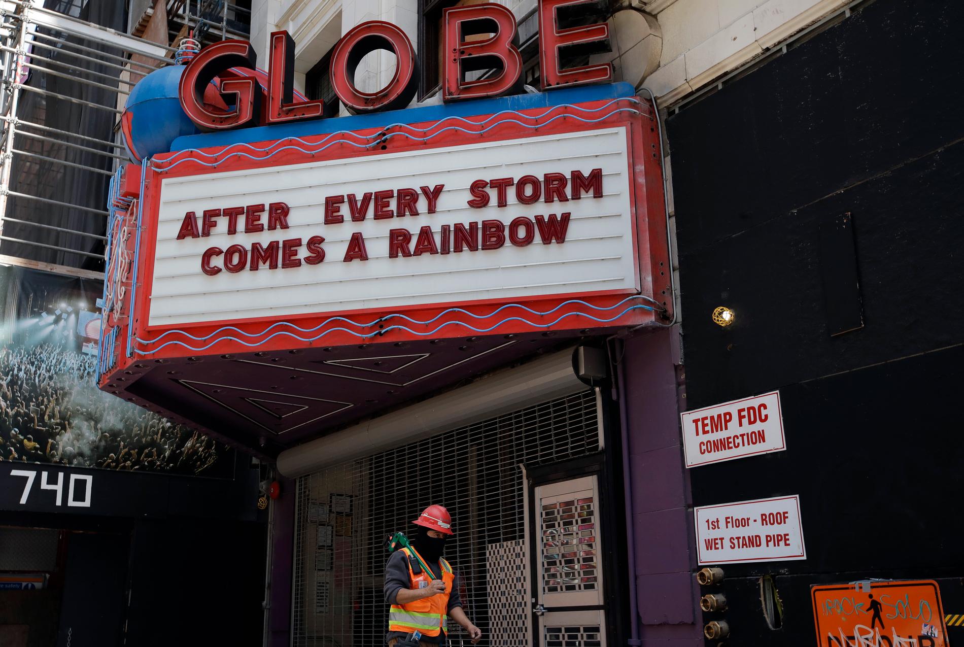 LOS ANGELES, USA Hoppfullt budskap vid Globeteatern i Los Angeles på måndagen.