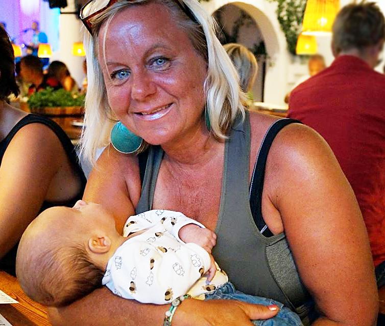 Anette Parnestam, 52, var överlycklig när hon fick sitt första barnbarn Devin,  i dag 2 år. Anette tog sitt liv förra året efter fyra år med psykisk ohälsa. Hon led av svår ångest och djupa depression.