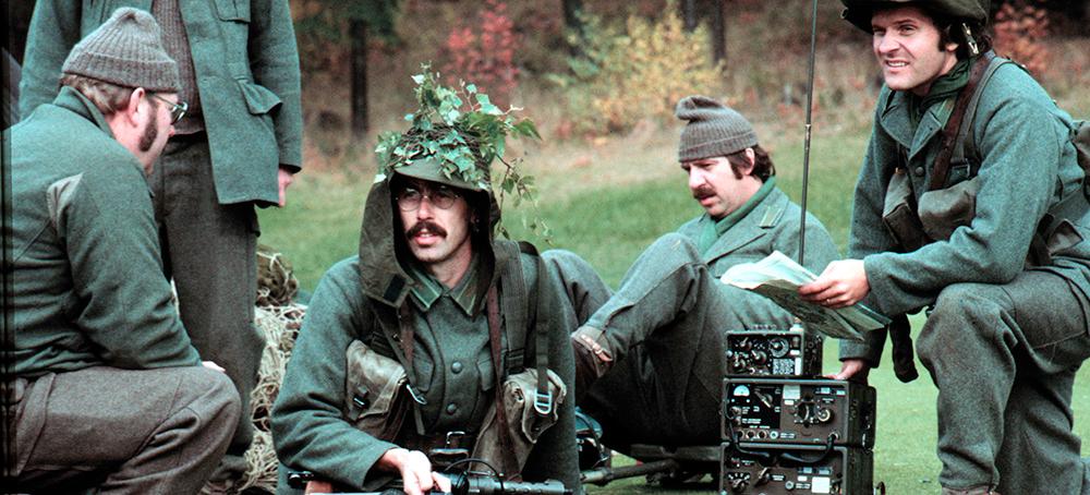 Värnplikt I komedin Repmånad från 1979 gör några helt omotiverade soldater repetitionsövning. Den gamla värnplikten hade onekligen sina sidor.