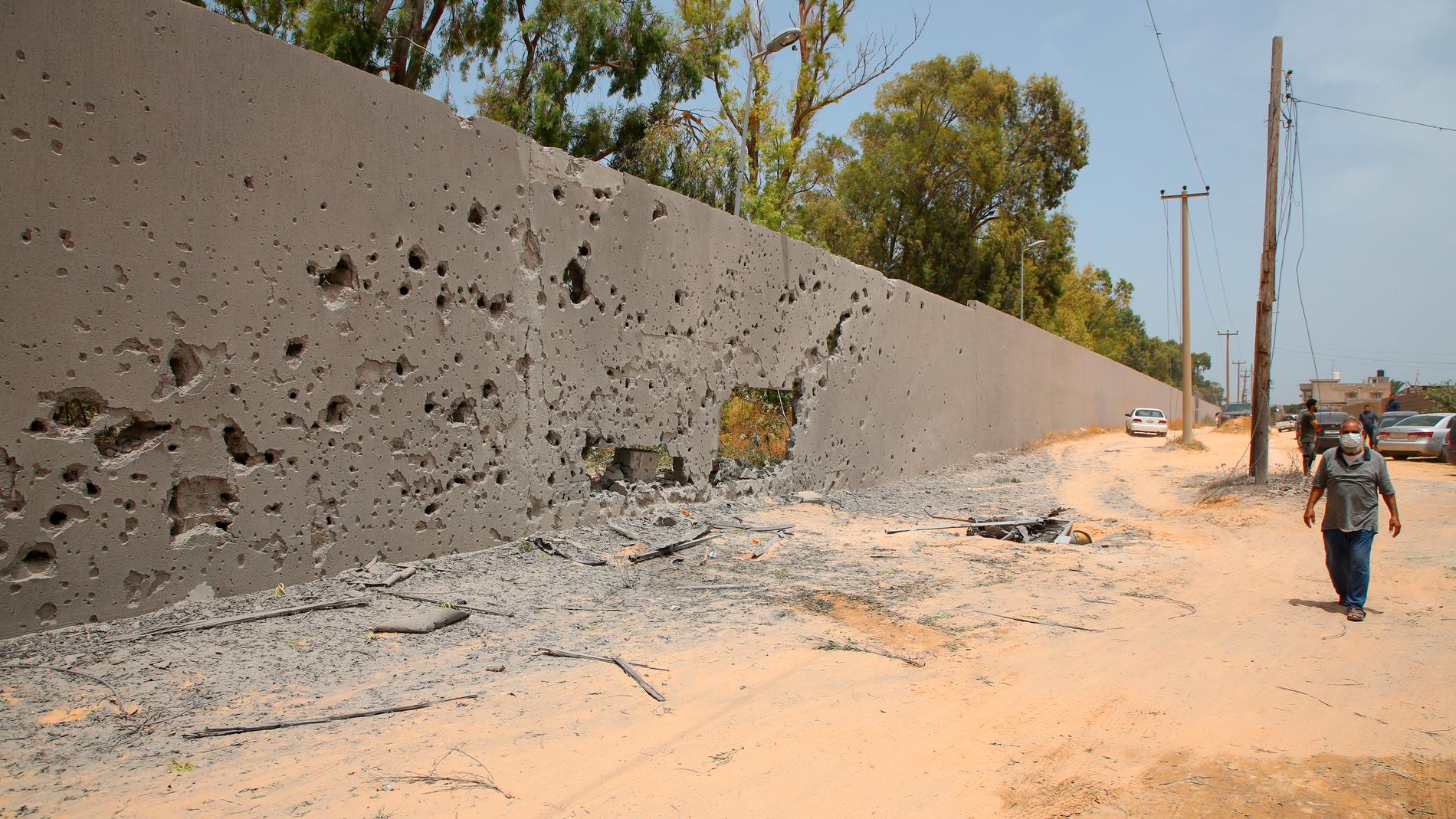Våldsamma konflikter rasar i Libyen. Bild tagen i Tajoura, öster om Tripoli, tidigare i juni.