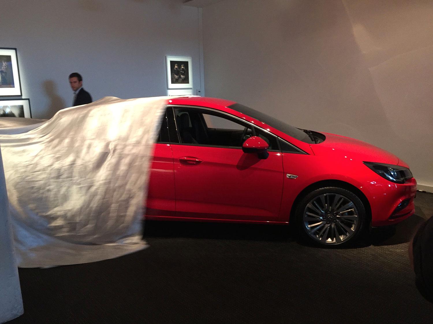 Avtäckningen av nya Opel Astra K skedde på Fotografiska i Stockholm.