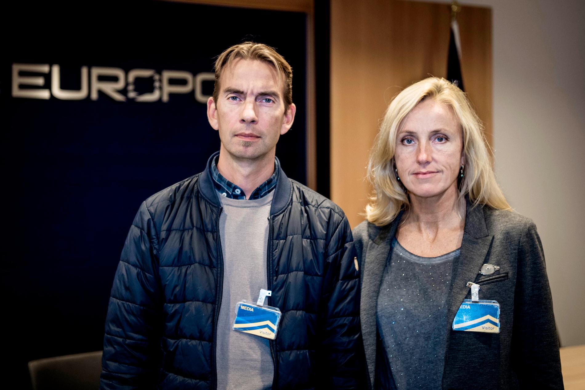 Aftonbladet Oskar Forsberg och Lotte Fernvall på plats i Haag.