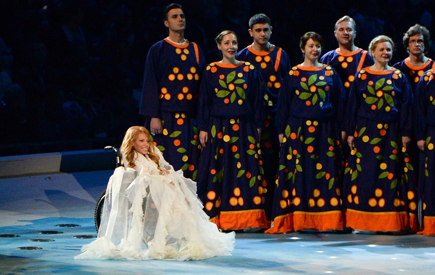 Medveten provokation? Julia Samojlova, som här uppträder under Sotji-OS 2014, portas från Eurovision för att hon uppträtt på Krim. Men Ryssland verkar ha förutsett bojkotten, då de inte bokat rum i Kiev.