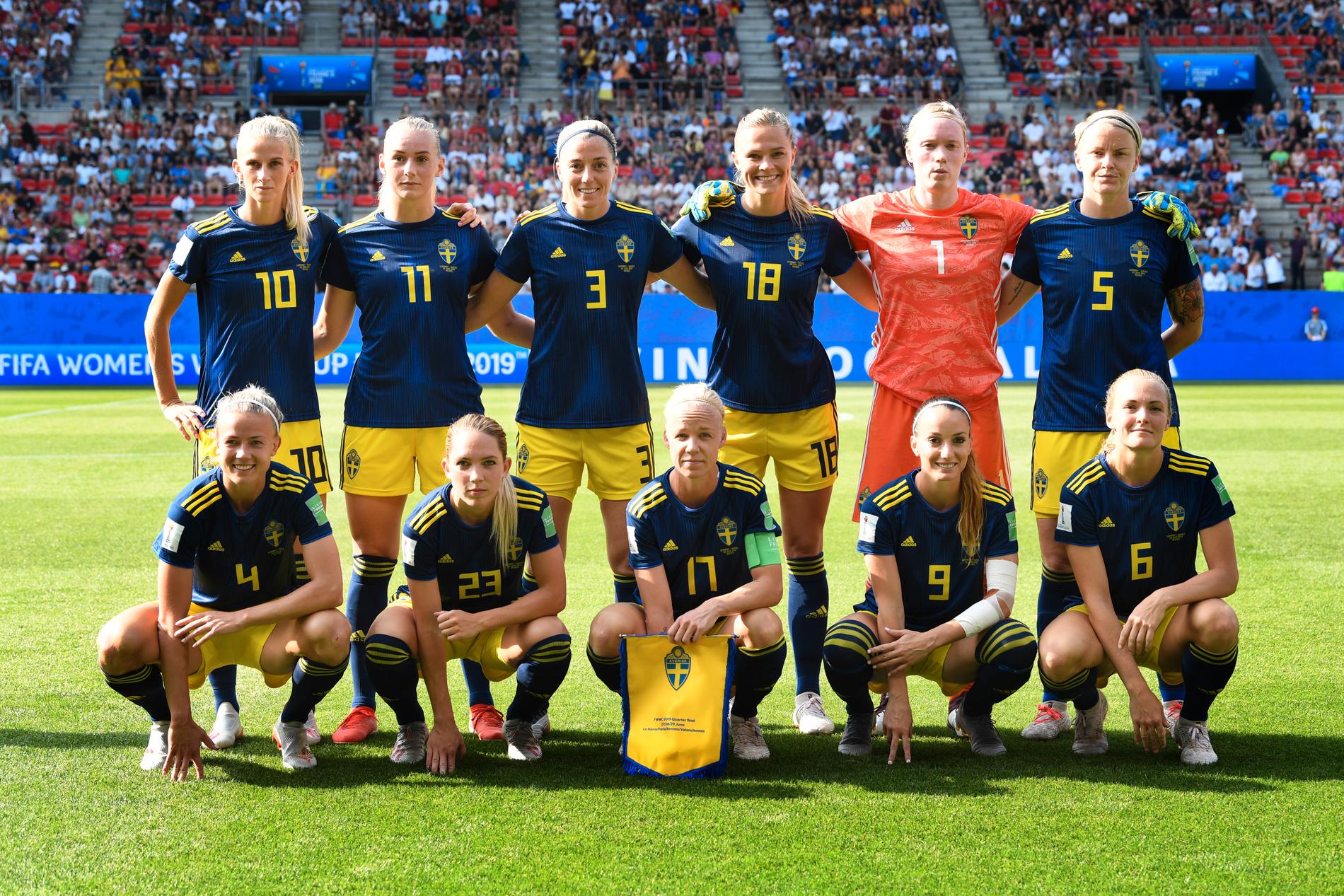 Det svenska landslaget inför kvartsfinalen mot Tyskland – en match som i snitt lockade nästan 1,5 miljoner tittare.