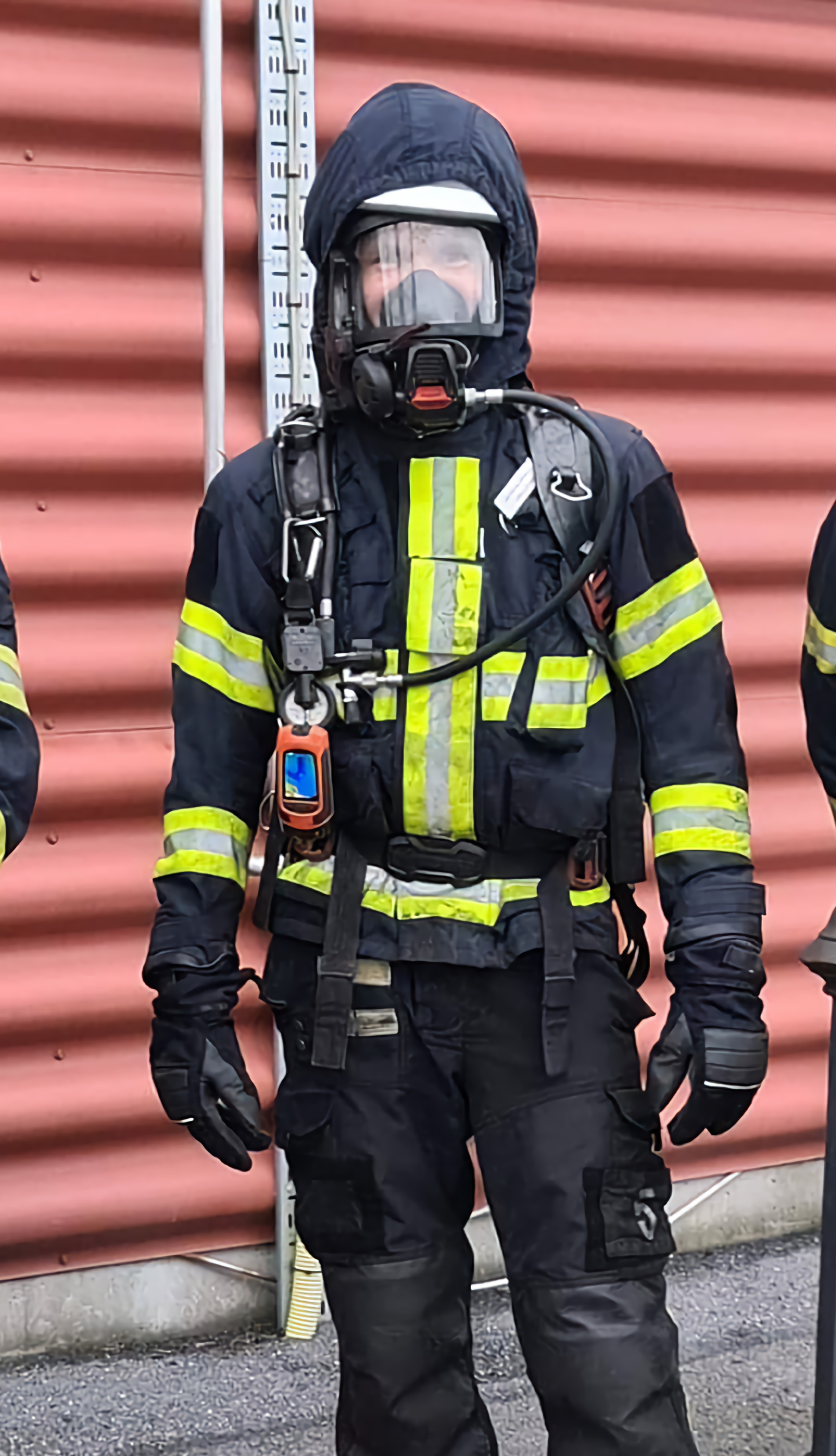 Brandmannen Nicklas Almkvist vill behålla dygnspassen inom räddningstjänsten. Försvinner de överväger han att säga upp sig. 