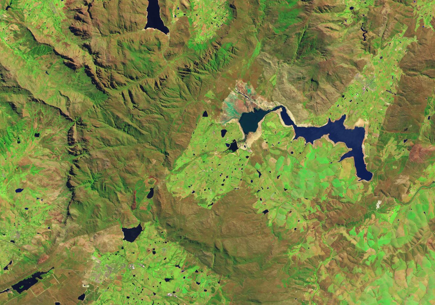 Satellitbild av Kapstadens största vattenreservoar Theewaterskloof Dam från den 10 oktober 2017. 