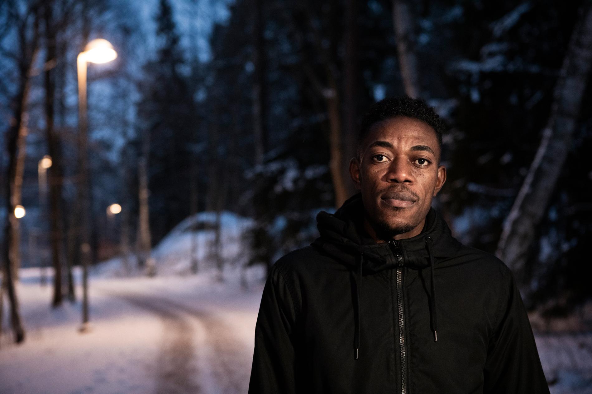 Olivier Matanda bor sedan två år i Sverige efter 24 år på flykt. 