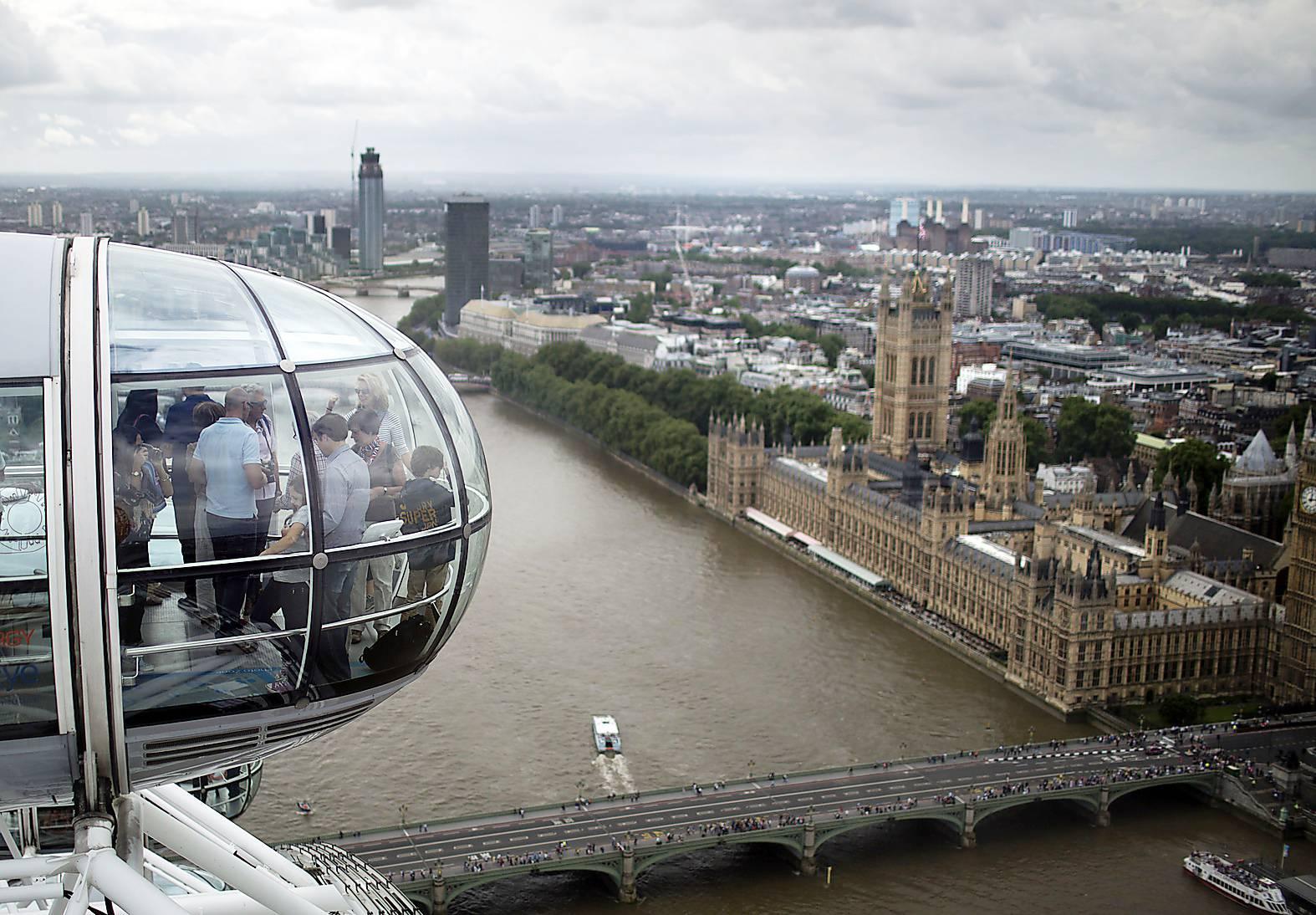 Bostadsbubblan London från pariserhjulet London eye. Skenande prisutveckling på bostäder tömmer stan på vanligt folk. Foto: TT