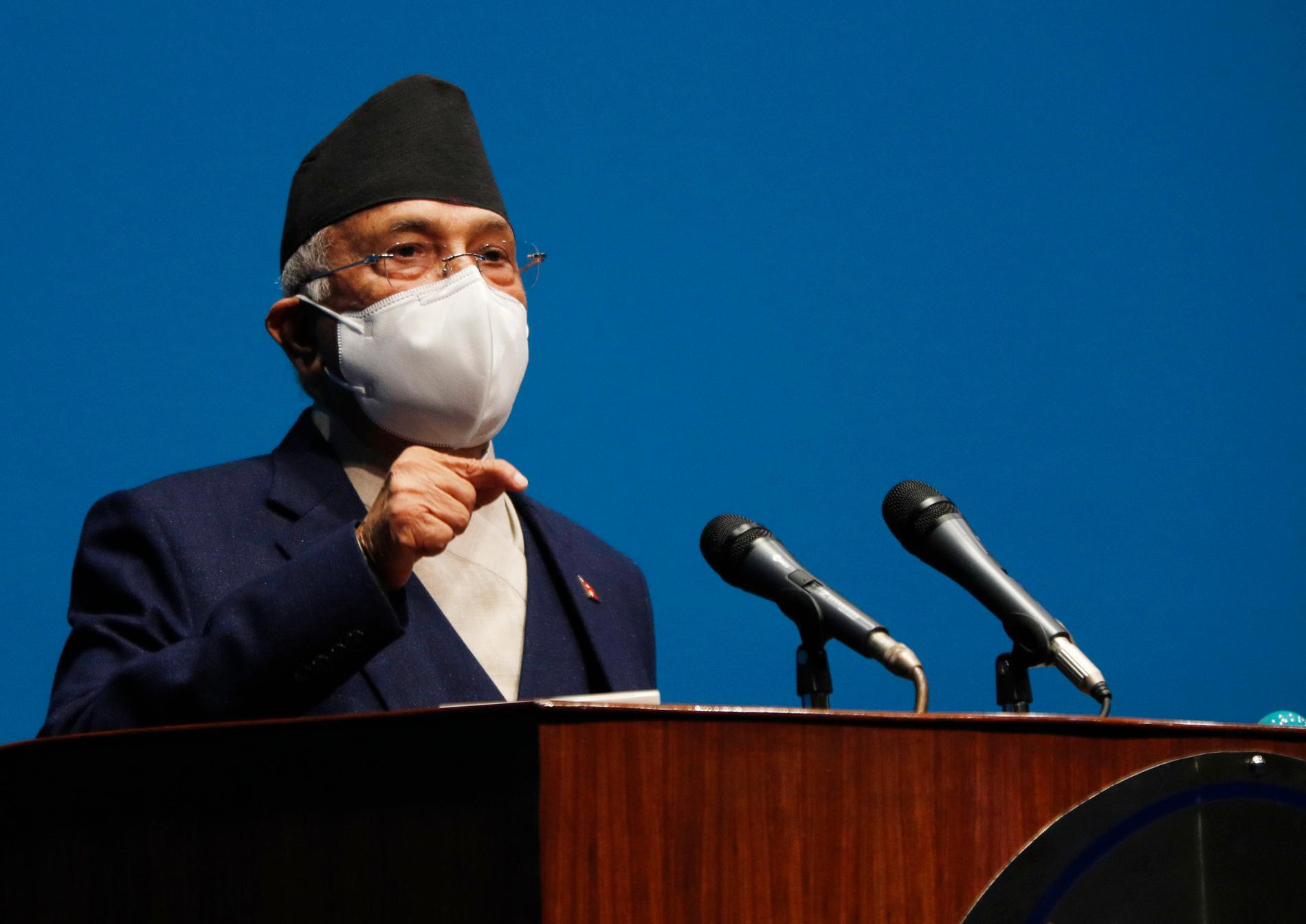 Nepals premiärminister Khadga Prasad Sharma Oli håller ett anförande inför parlamentet på måndagen.