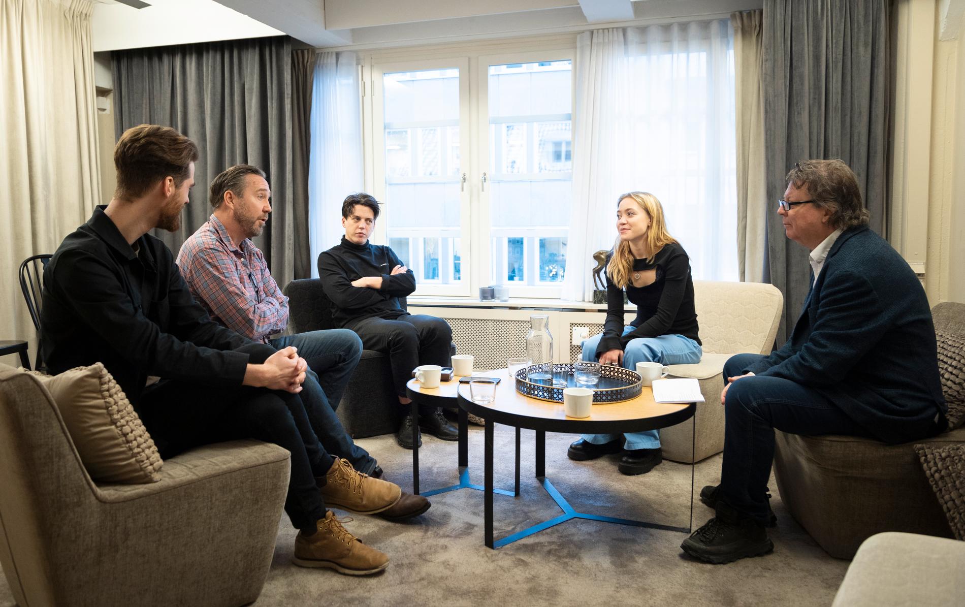 Aftonbladets Jan-Olov Andersson har träffat skådespelarna och filmskaparna i Crazy Pictures bakom filmen ”UFO Sweden: Victor Danel, Jesper Barkselius, Olle Tholén och Inez Dahl Torhaug.