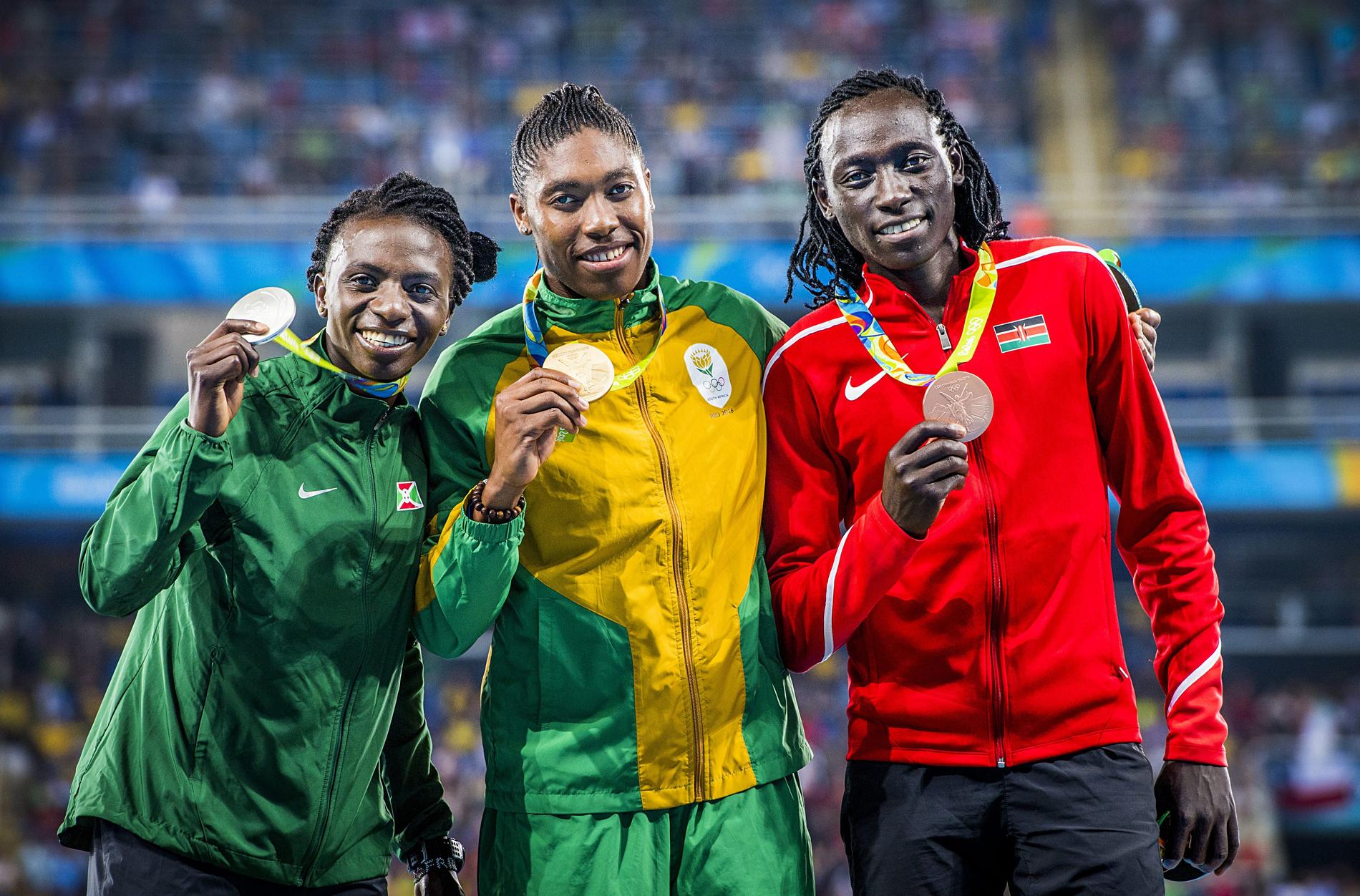 Francine Niyonsaba, Caster Semenya,och Margaret Nyairera Wambui på pallen i Rio 2016