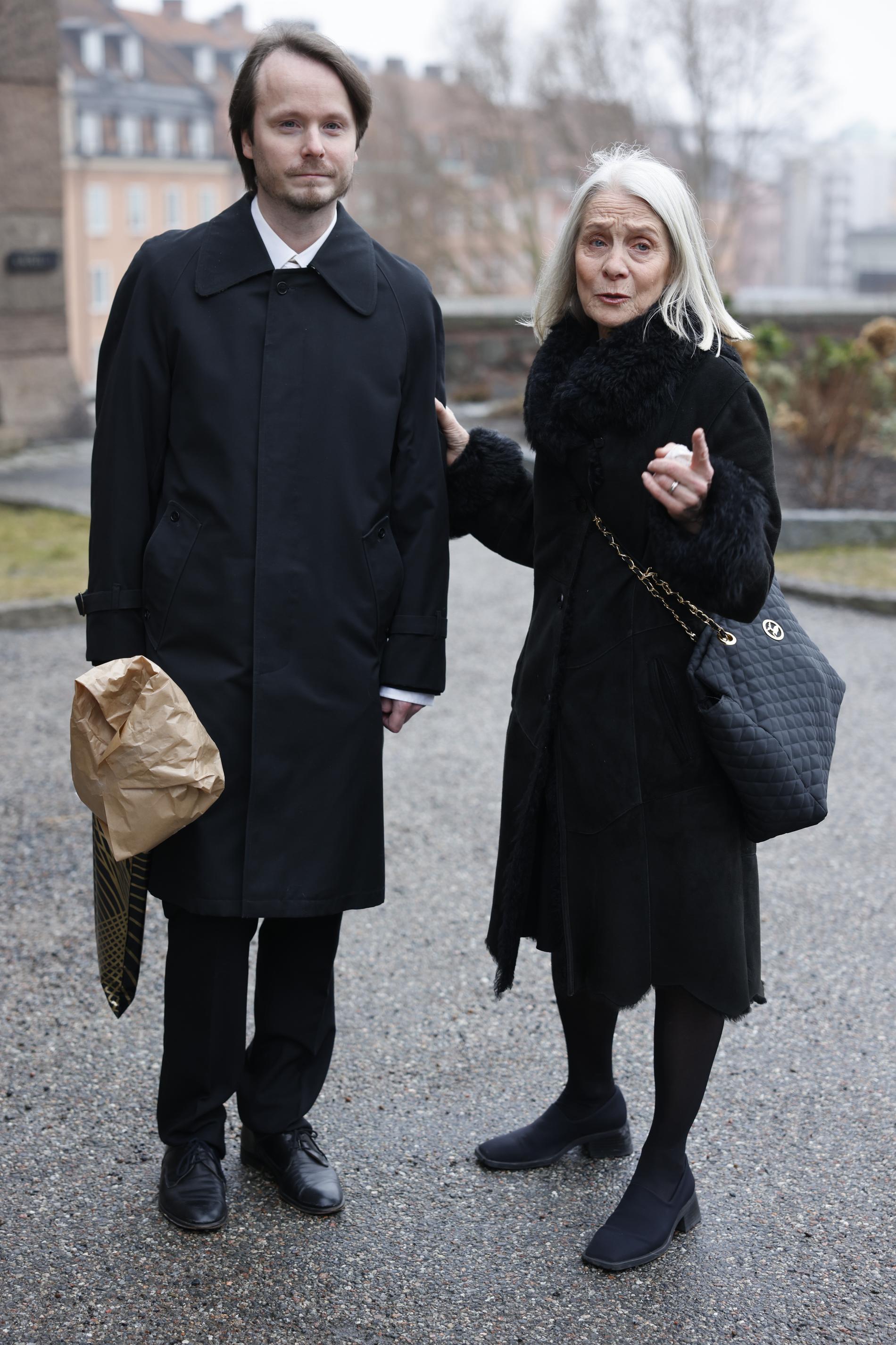 Arne Hegerfors fru Kerstin tillsammans med sonen Björn. 
