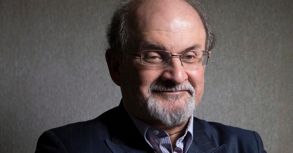 Salman Rushdie hade på söndagen kopplats ur respiratorn.