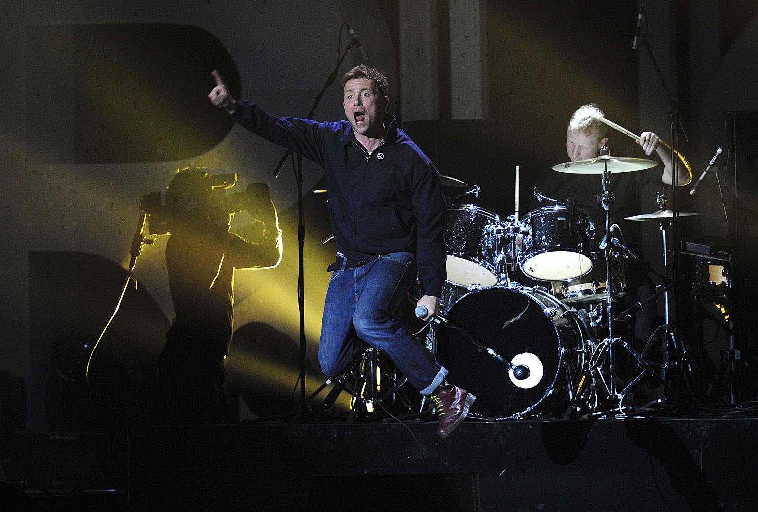 I går uppträdde Blur på Brit Awards.