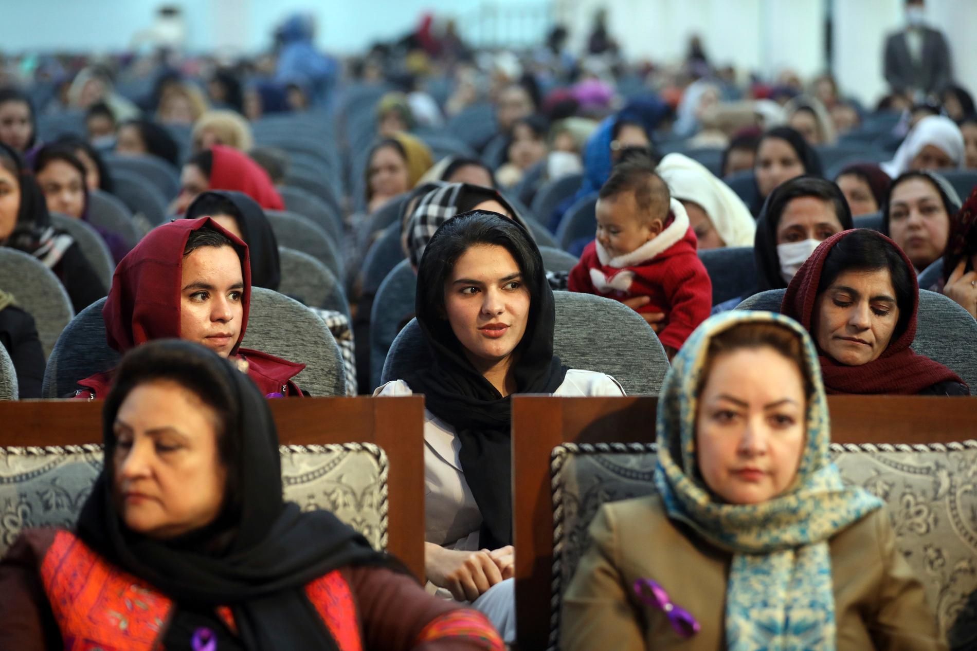 Deltagare vid ett evenemang med anledning av internationella kvinnodagen i Afghanistans huvudstad Kabul i mars.