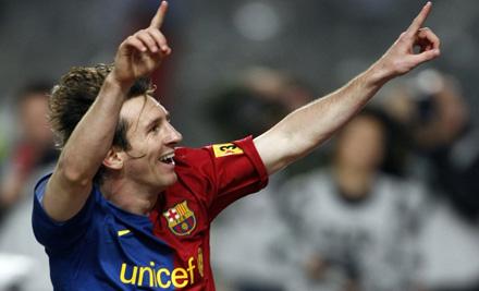 Messi avgjorde ett stökigt Barcelona-derby.
