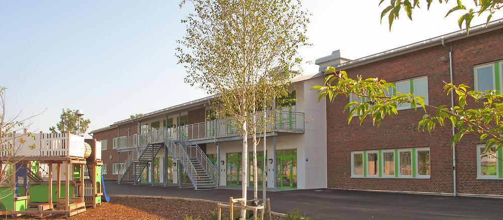 Källdalsskolan i Uddevalla har drabbats av ett större coronautbrott bland elever – och lärare.