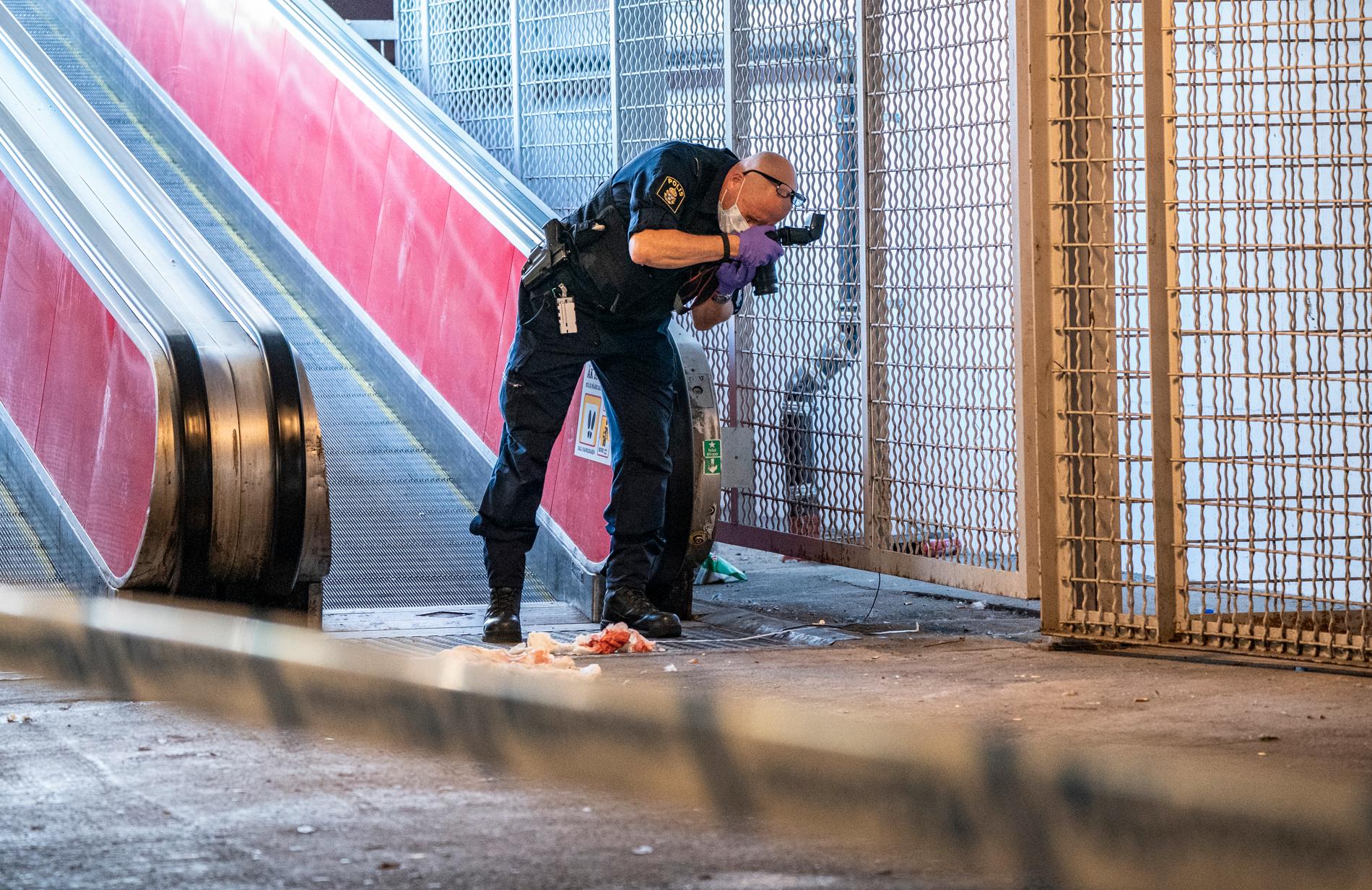 Polisen tror att misshandeln ägde rum i ett parkeringshus i Malmö. Polisens tekniker skickades till platsen.