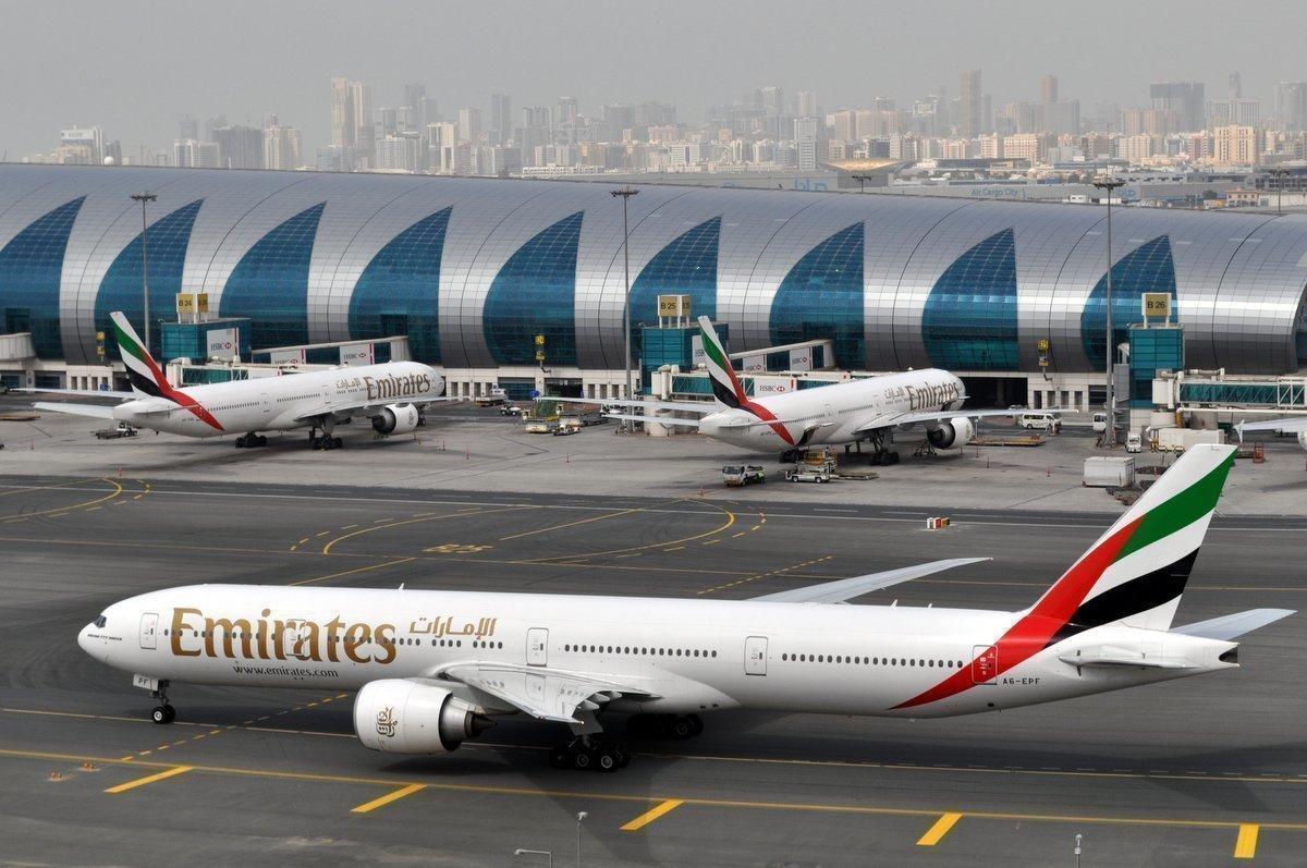 Emirates fortsätter att flyga över Iran. Arkivbild.