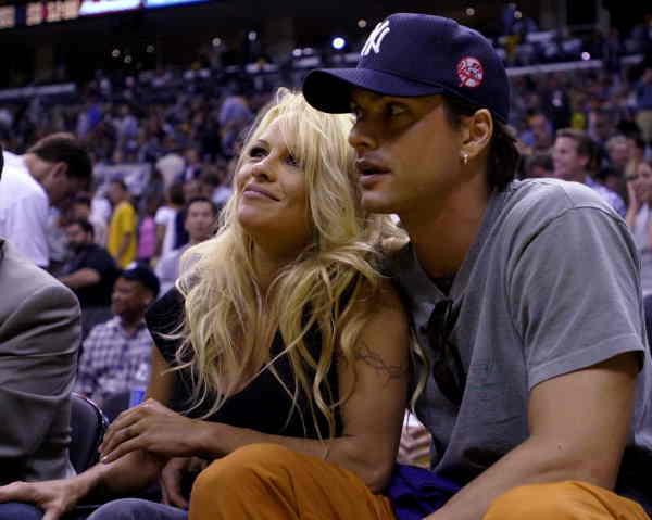 Marcus Schenkenberg hade ett förhållande med skådespelerskan Pamela Anderson 2000–2001.
