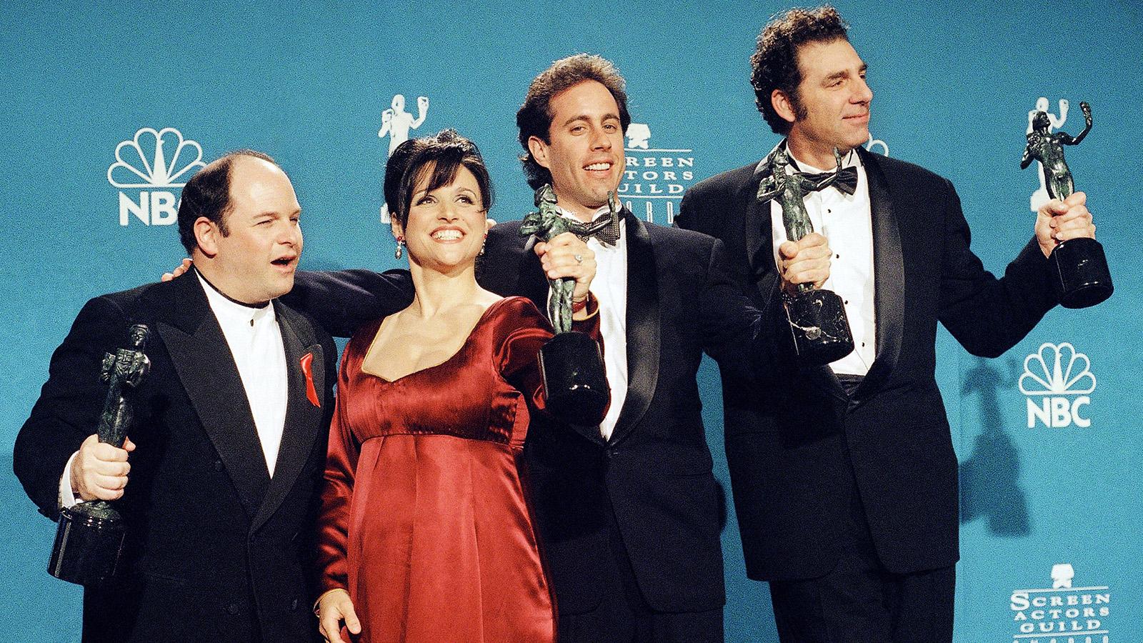 Huvudkaraktärerna i ”Seinfeld”, från vänster Jason Alexander (George), Julia Louis-Dreyfus (Elaine), Jerry Seinfeld och Michael Richards (Kramer). 