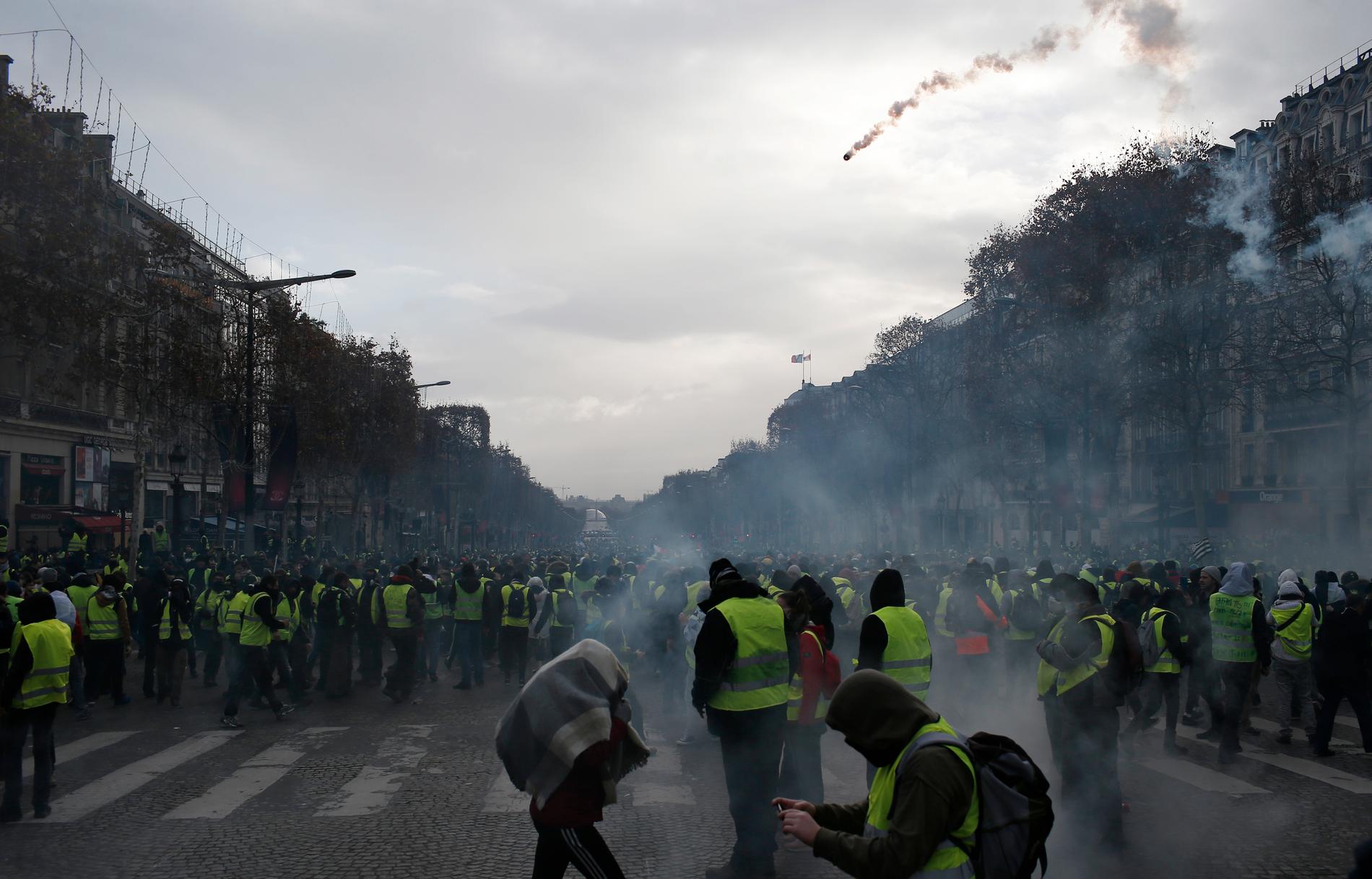 Demonstrationer från Gula västarna i Paris. Arkivbild.