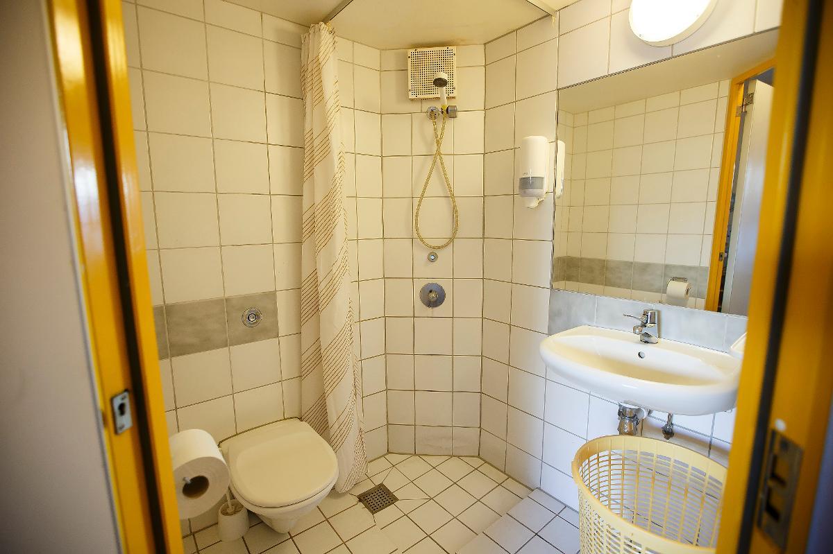 Anders Behring Breiviks fängelsecell är en specialbyggd lägenhet. Han har bland annat tillgång till tv och en dator utan internet.