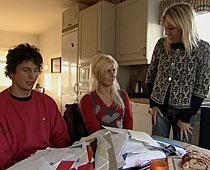 Linda Isacsson gav Jessica i uppdrag att hjälpa Karl petter syna igenom breven en gång till på jakt efter en flickvän åt honom.