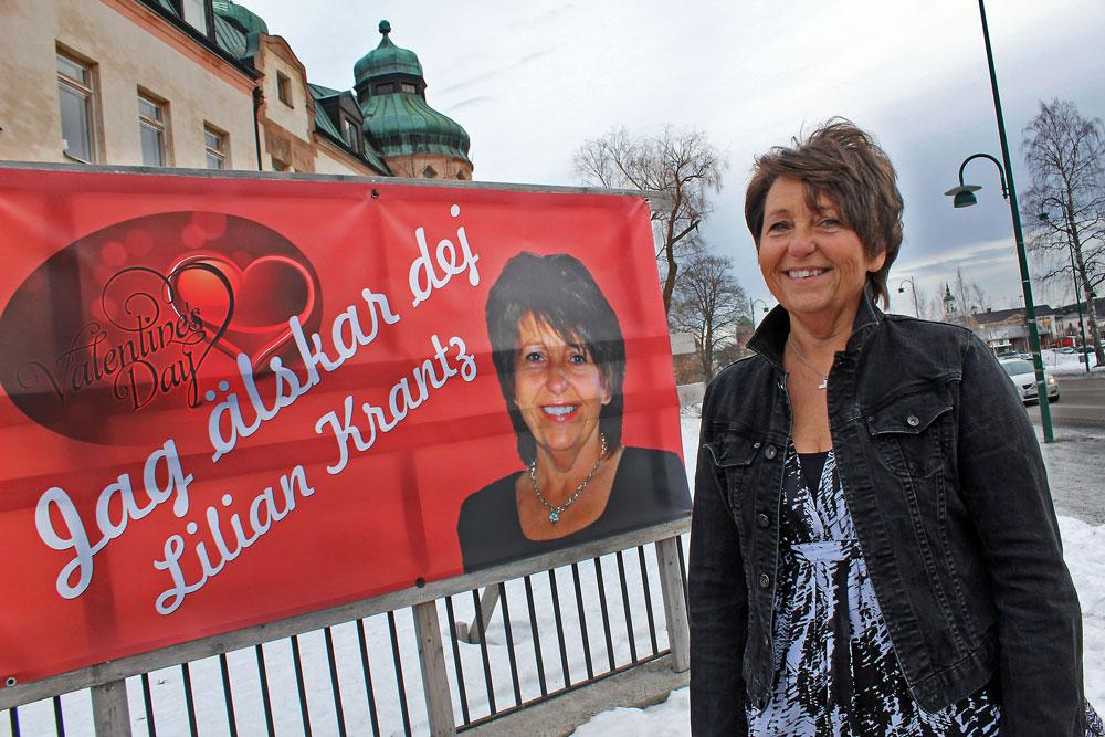 Lilian Krantz make visade sin kärlek till henne på ett speciellt sätt. Han satte upp en gigantisk banderoll med texten "Jag älskar dig Lilian Krantz" - mitt i centrala Härnösand.