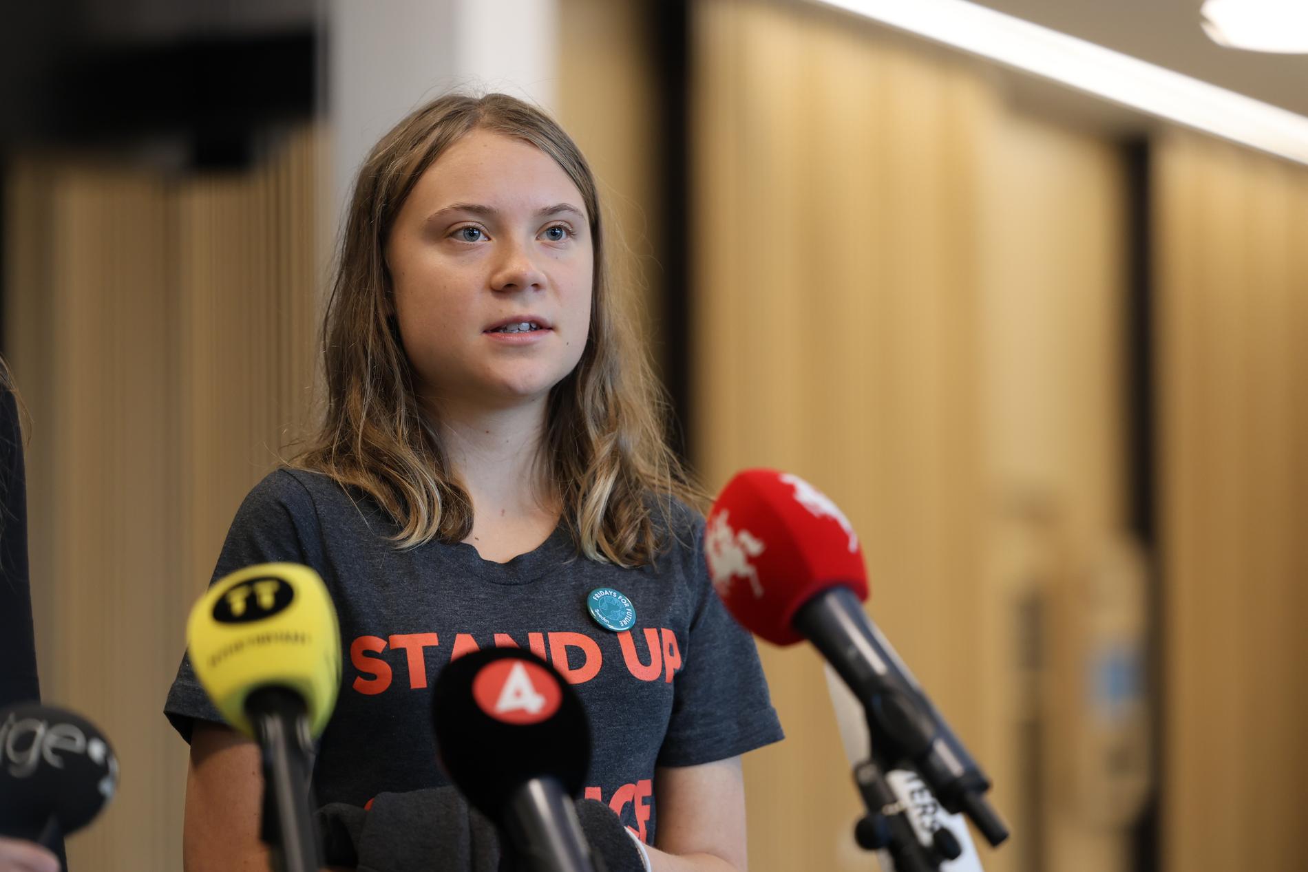 Greta Thunberg möter pressen efter domen