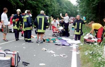 Räddningspersonal på olycksplatsen gjorde allt de kunde för att rädda livet på Amy Gillet och de övriga cyklisterna.