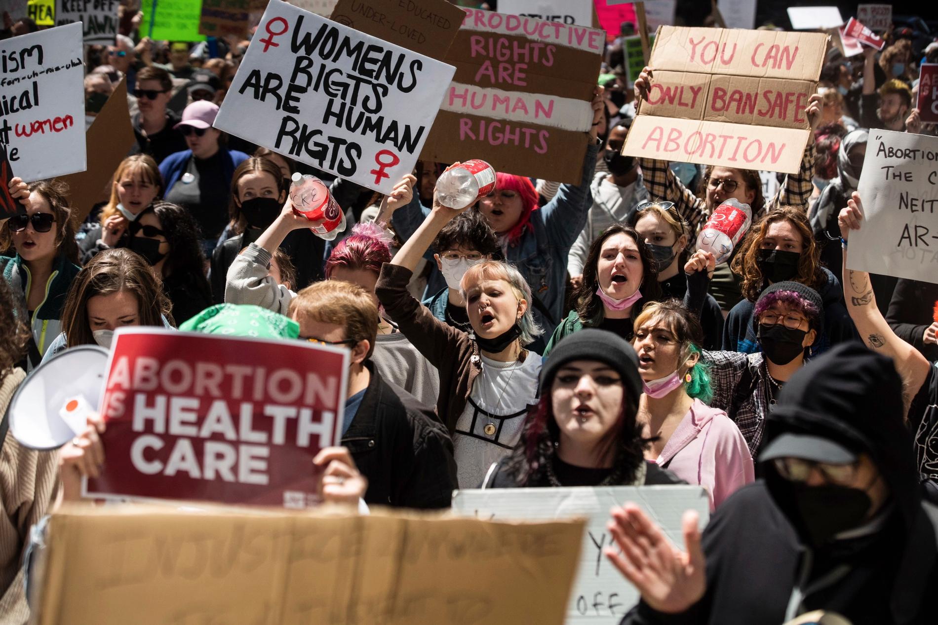 Protester mot inskränkningarna av aborträtten i USA.
