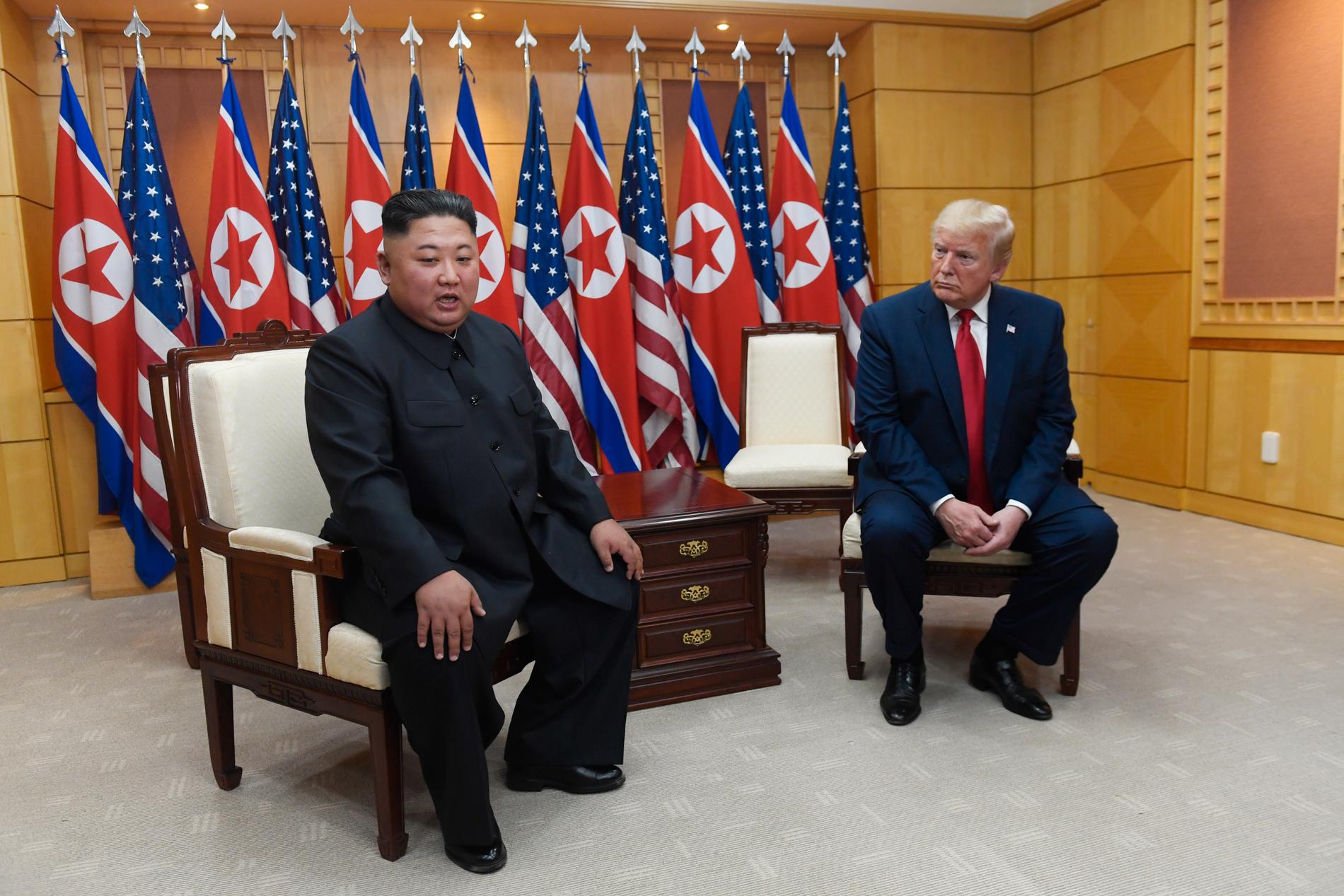 Kim Jong-Un och Donald trump under deras möte i Nordkorea.