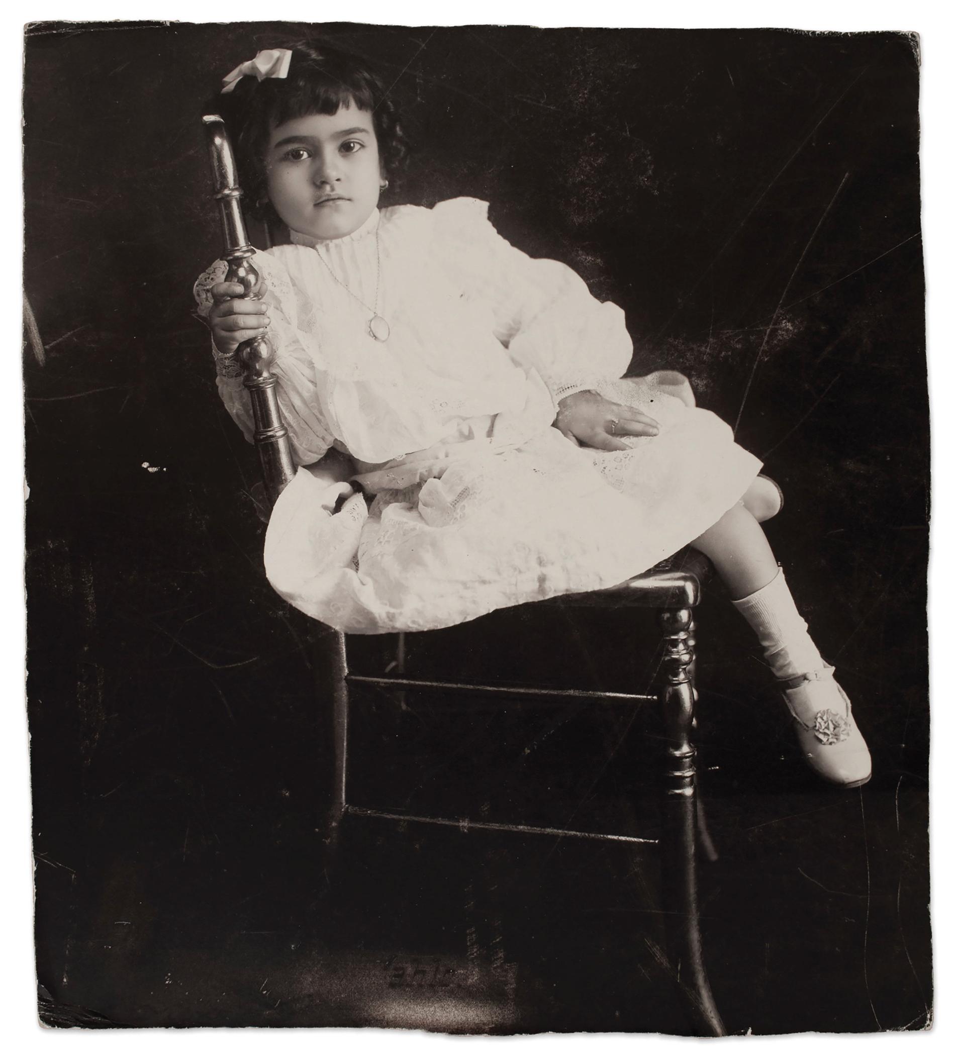 Frida vid 5 års ålder, 1912. Pressbild.