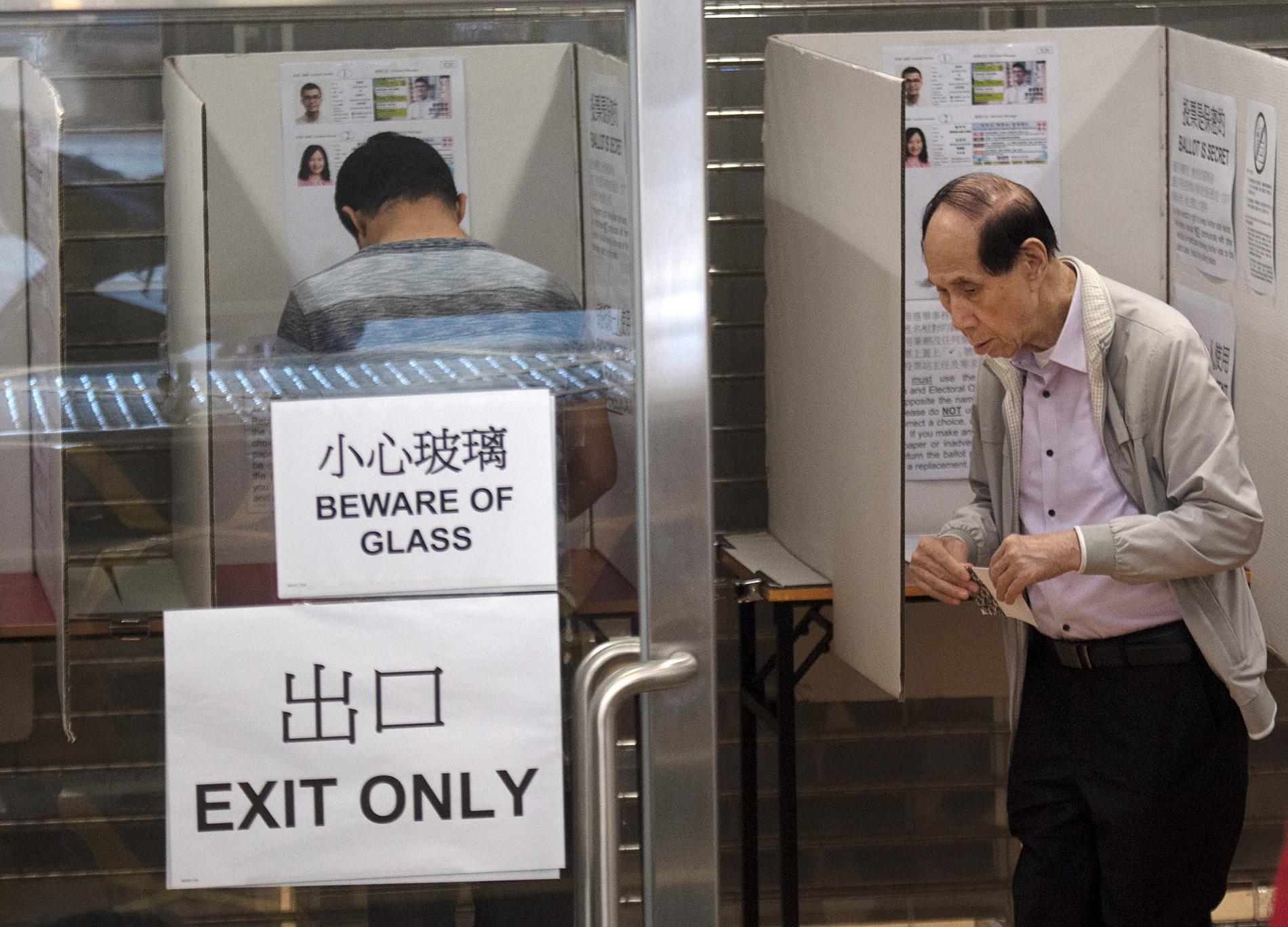 Hongkongbor röstar.