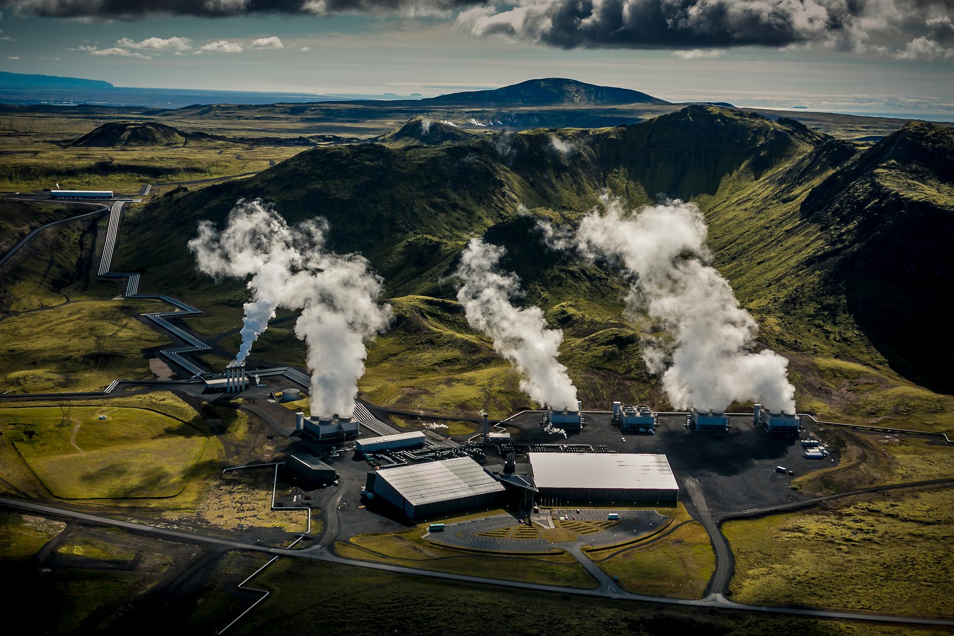 Anläggningen Orca på Island – där koldioxid fångas in direkt från luften och sedan förvandlas till sten i berggrunden. Tekniken kallas DAC (Direct Air Capture), är oerhört dyr och finns än så länge bara i liten skala. Arkivbild.