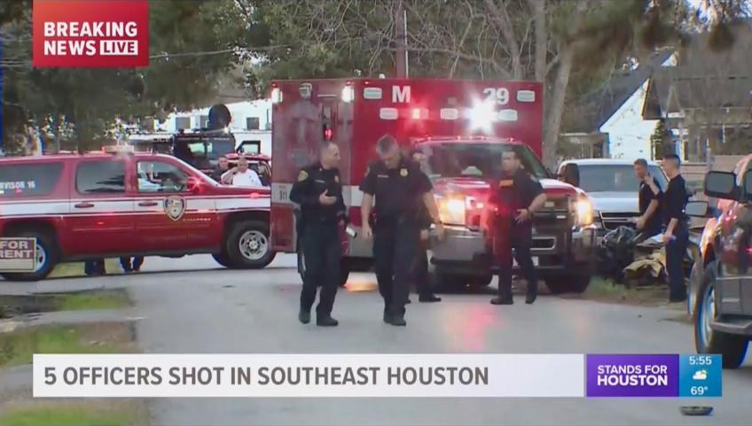 Flera poliser har skadats i en skottlossning i Houston.