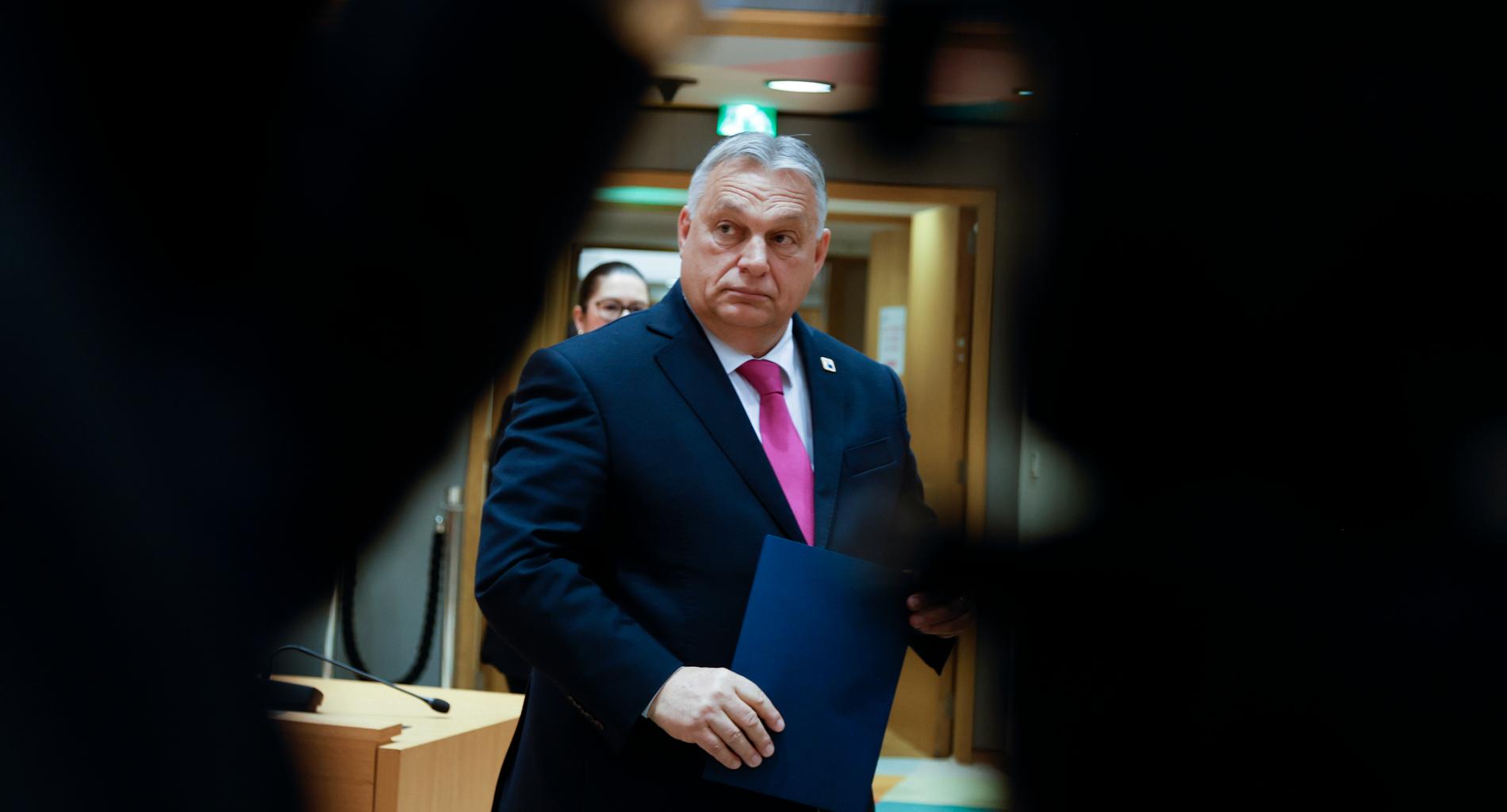 Ungerns premiärminister Viktor Orban anländer till toppmötet i Bryssel på torsdagen. 