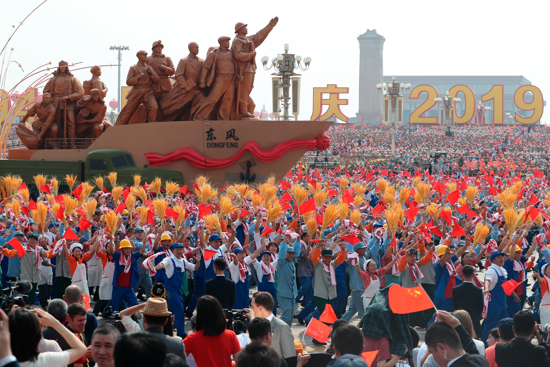 Paraden i Peking uppges vara den största på många år.