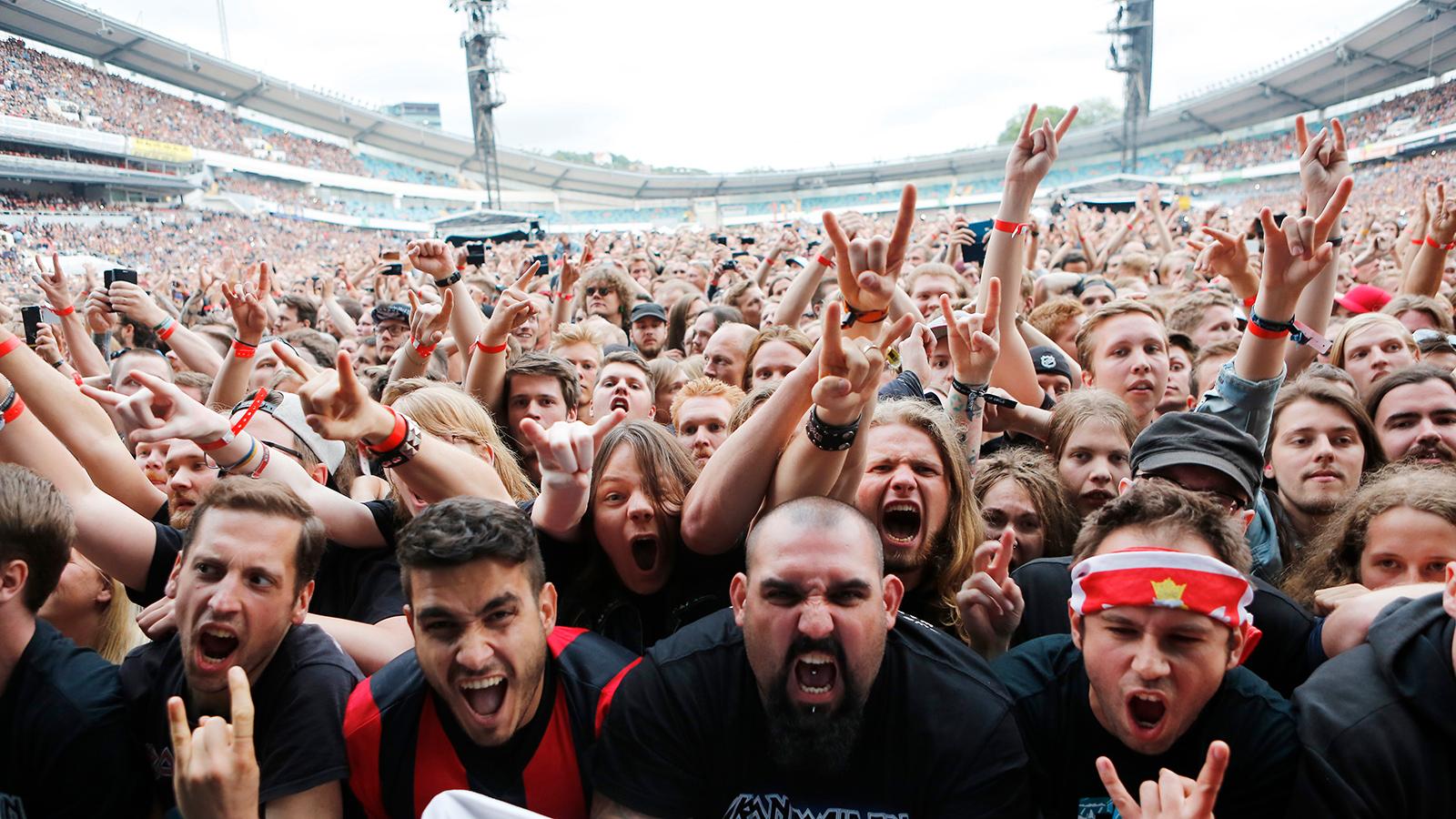 Publikhavet på Iron Maidens spelning på Ullevi 2016.