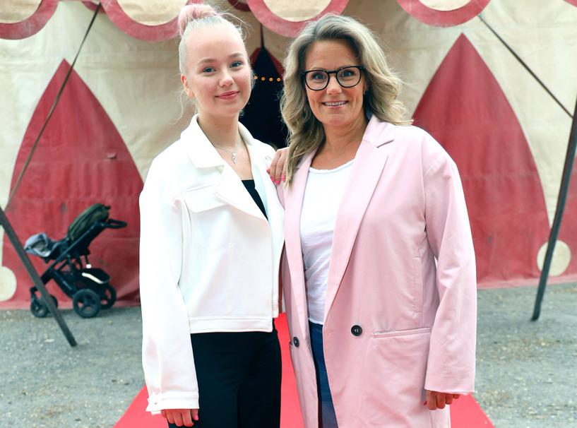Klara och Karin Almström.