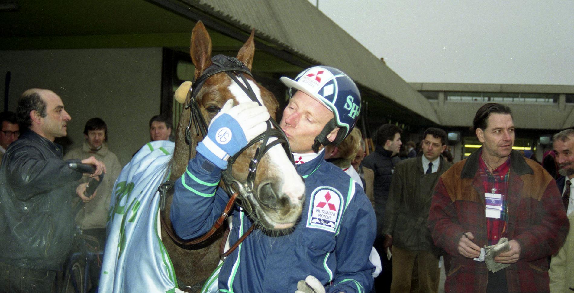 Stig H Johansson tillsammans med Queen L. efter segern i Prix d’Amérique 1993.