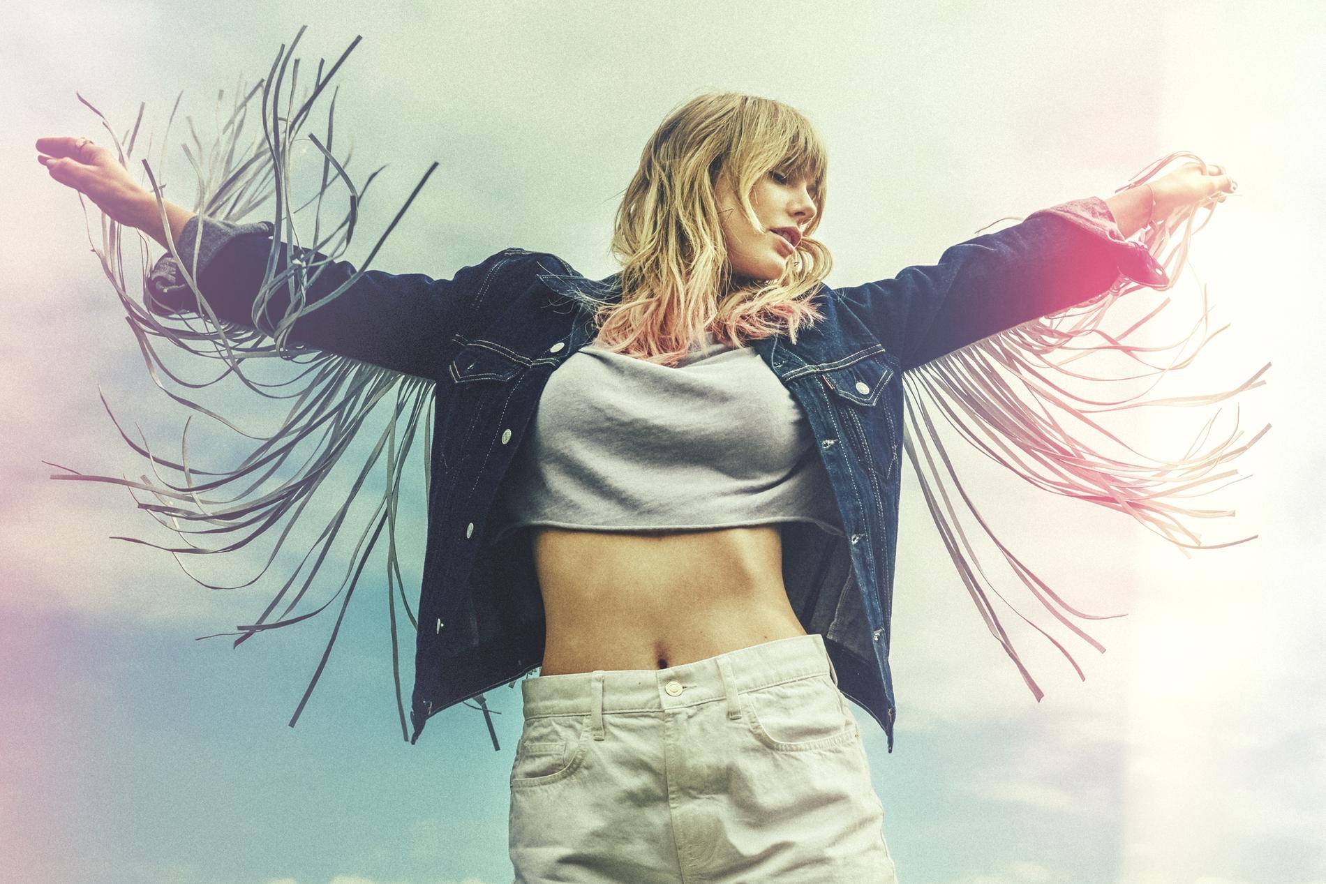 På ”Lover” låter Taylor Swift lika fri som hon ser ut på den här bilden. 
