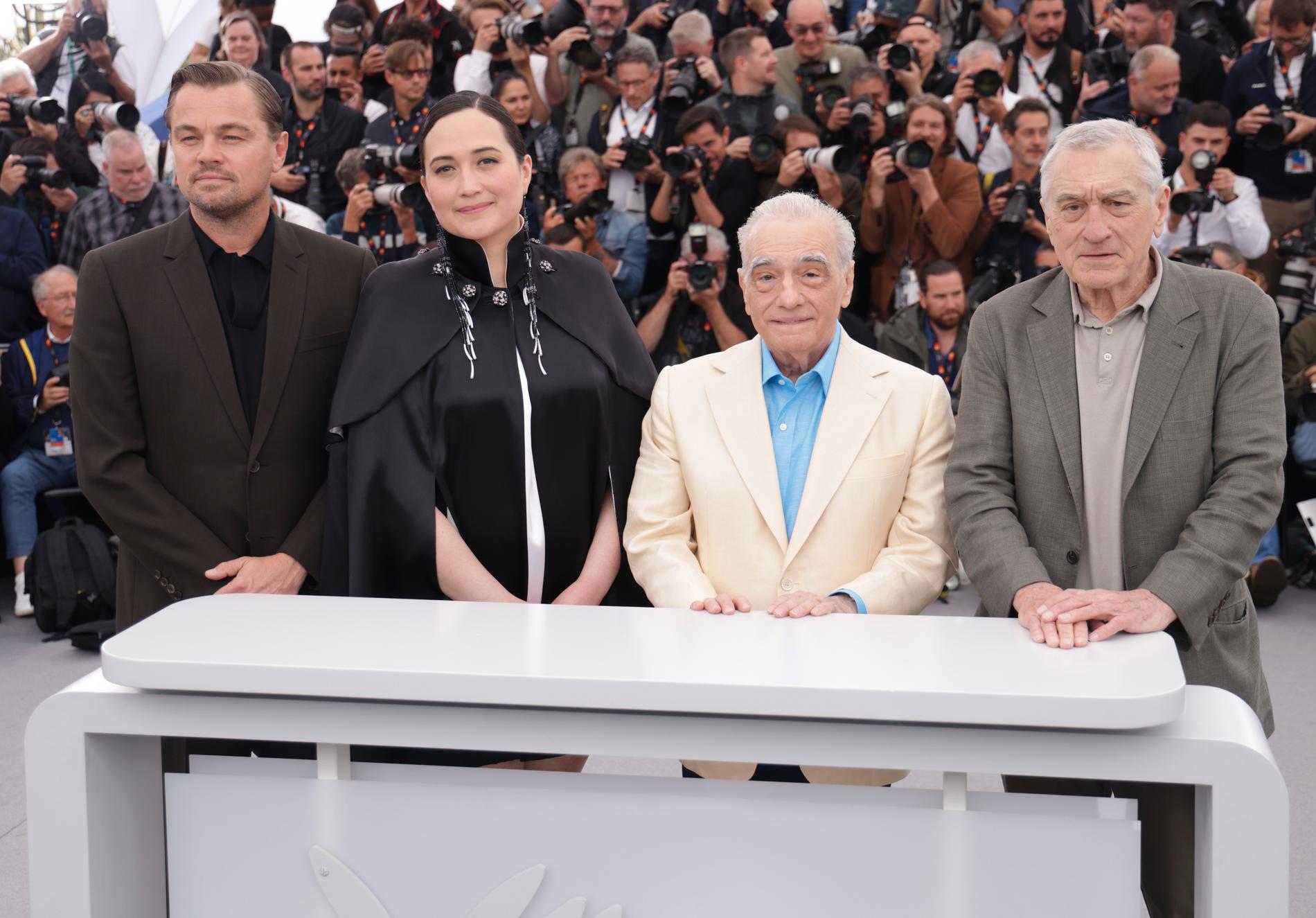 Leonardo DiCaprio, Lily Gladstone, Martin Scorsese och Robert DeNiro på presskonferensen för ”Killers of the flower moon” på filmfestivalen i Cannes. 
